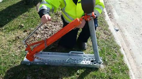 metal fence post straightener